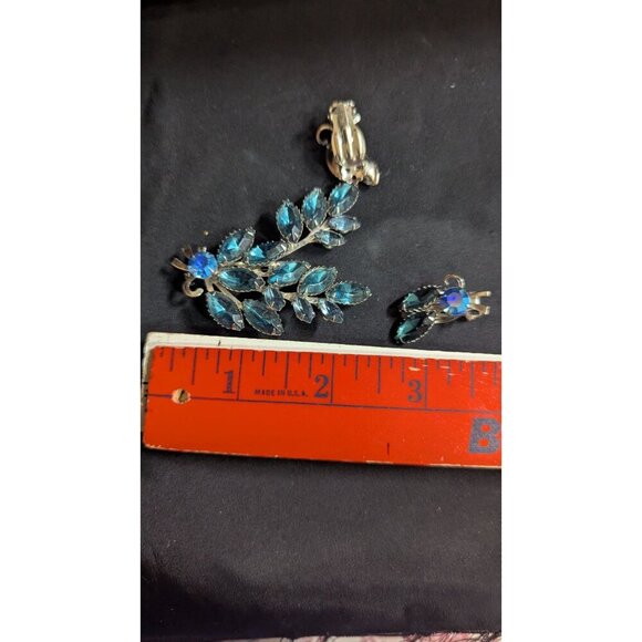 Vintage Blue Rhinestone Leaf Brooch & Clip-On Earrings Set - Picture 5 of 7